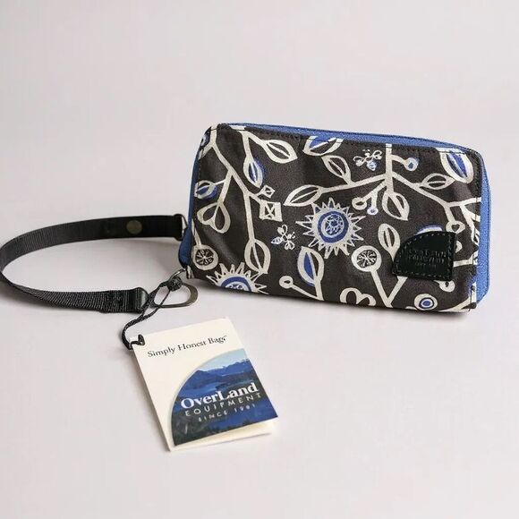 Overland Equipment Wallet Travel Organizer Wristlet Hand Clutch Dove Periwinkle - Picture 1 of 7